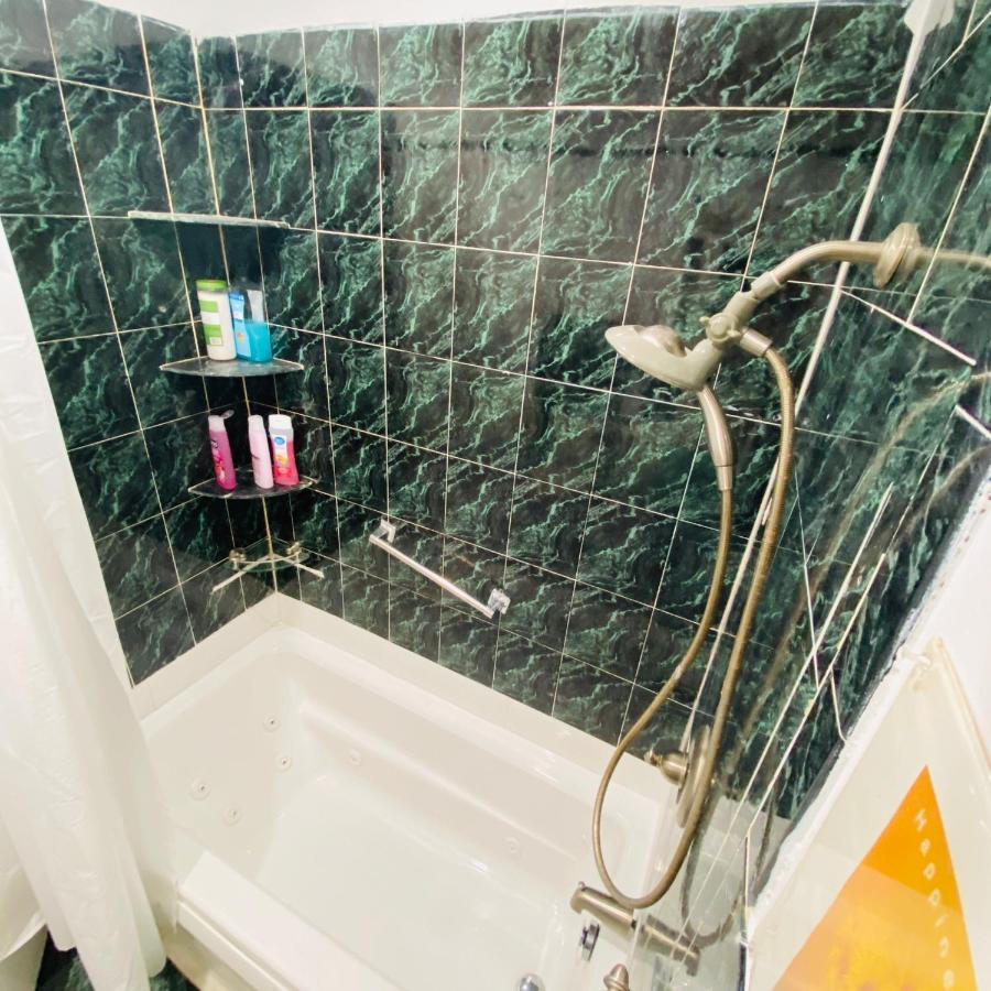 Room With Jacuzzi, Massage Seat, And Parking Space, The Best Choices!! North Bergen Exterior foto